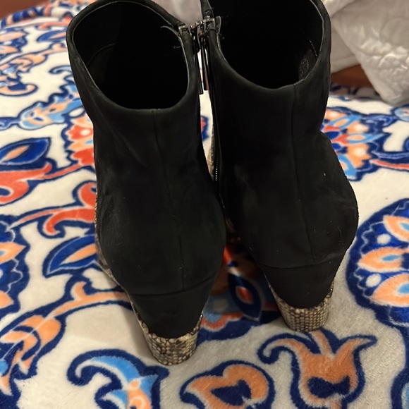 Jessica Simpson Genuine Leather/Suede Snakeskin booties 6.5 - Picture 3 of 9